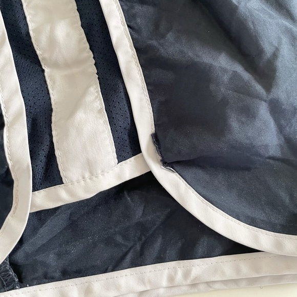 Nike Dri-Fit Windbreaker Athletic Women’s Navy Shorts Size XS - Picture 13 of 15